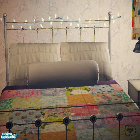 Sims 2 — Temperance Quilts by salixlikescake — Two feminine quilts with their own matching sheets and pillows.